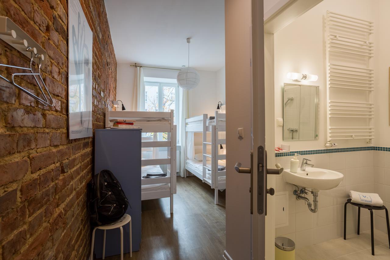 Vava Hostel Варшава Екстер'єр фото